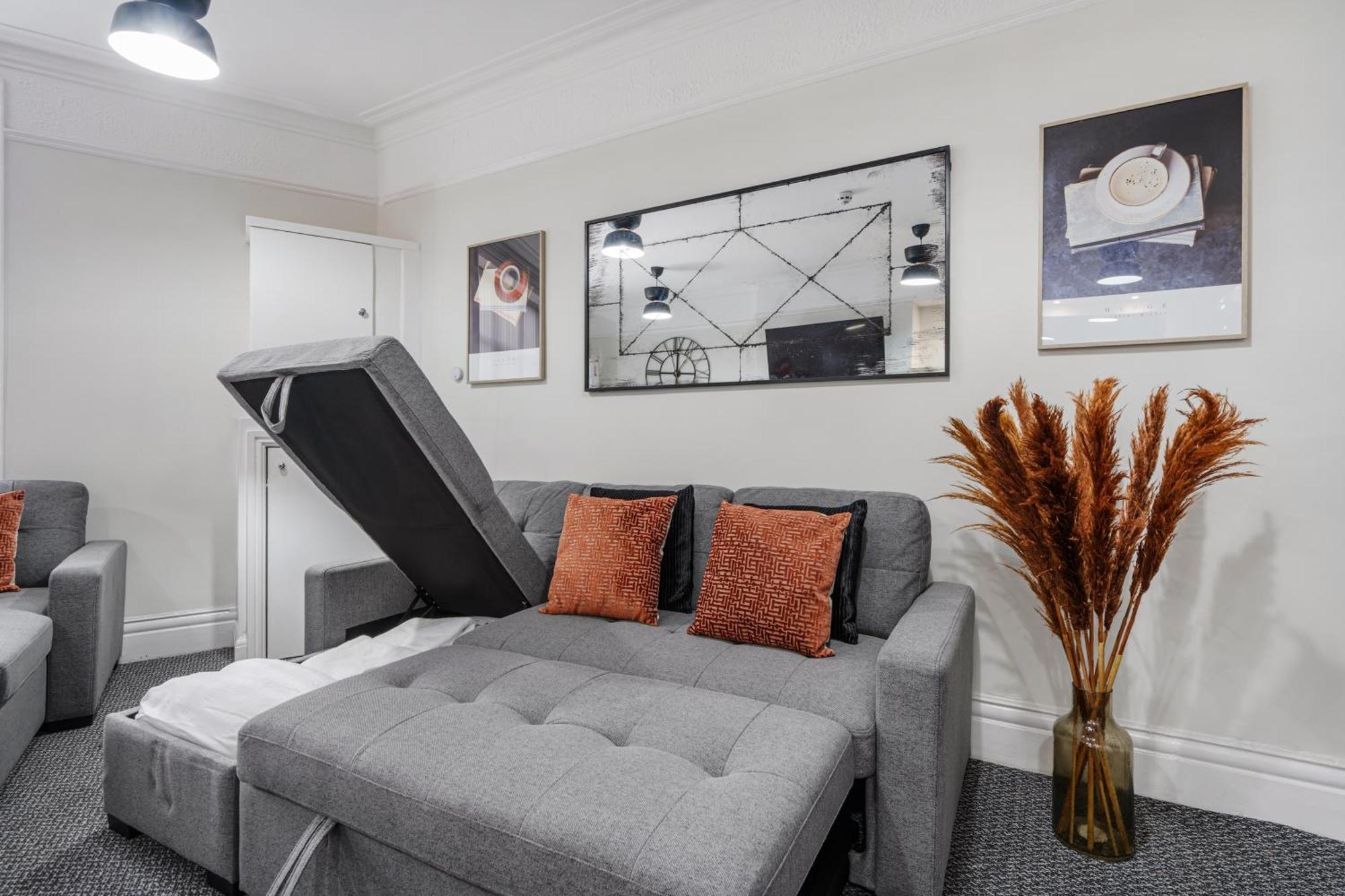 Anfield Cosy Stays - Air Host & Stay - Sleeps 14 Liverpool Buitenkant foto