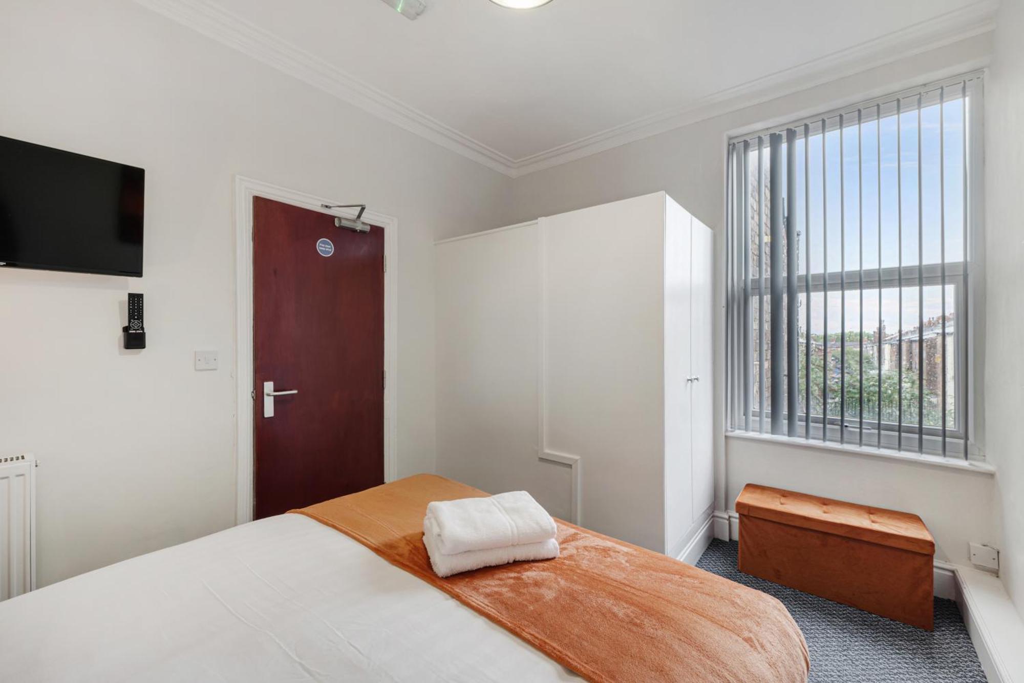 Anfield Cosy Stays - Air Host & Stay - Sleeps 14 Liverpool Buitenkant foto