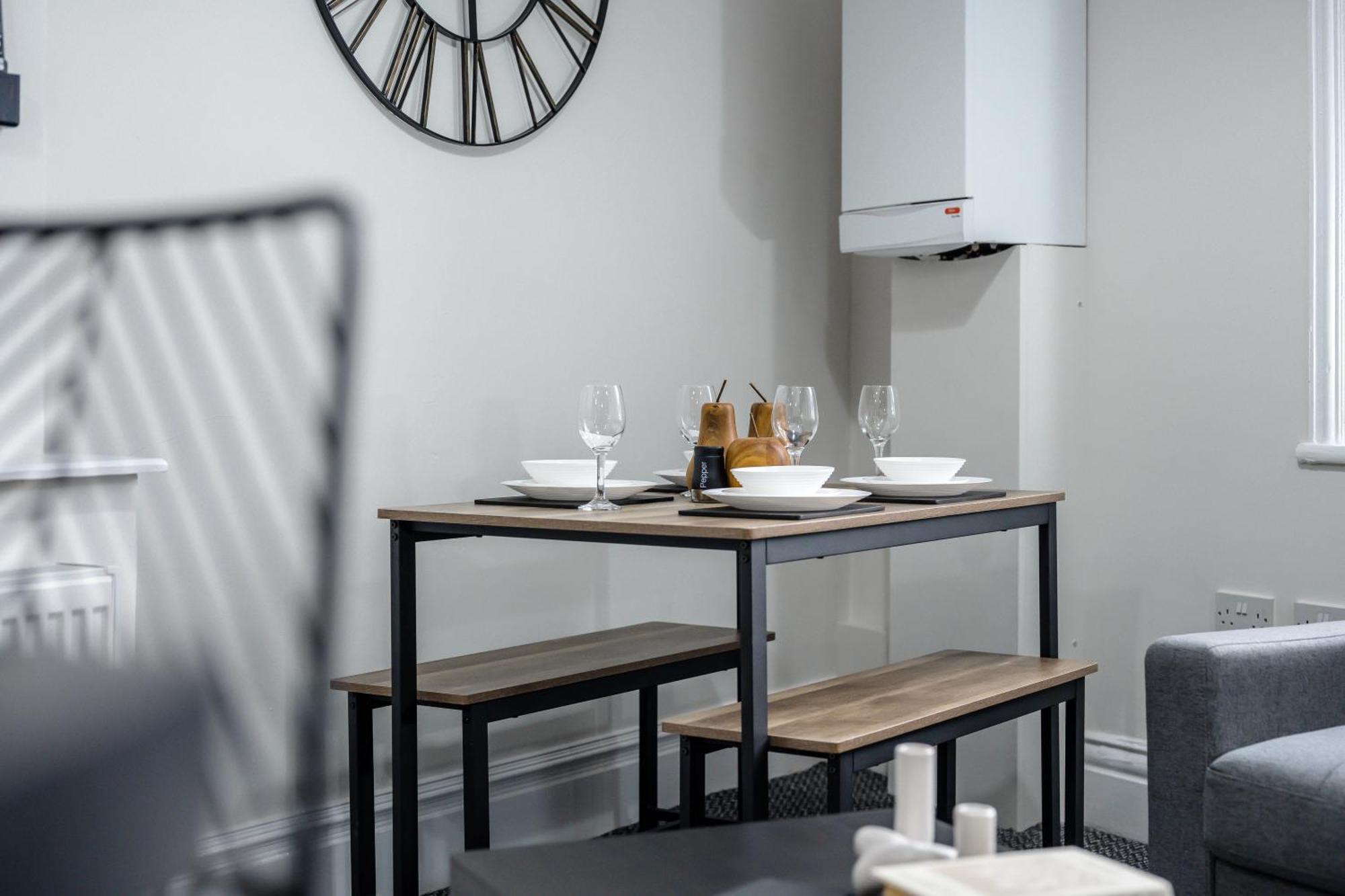 Anfield Cosy Stays - Air Host & Stay - Sleeps 14 Liverpool Buitenkant foto