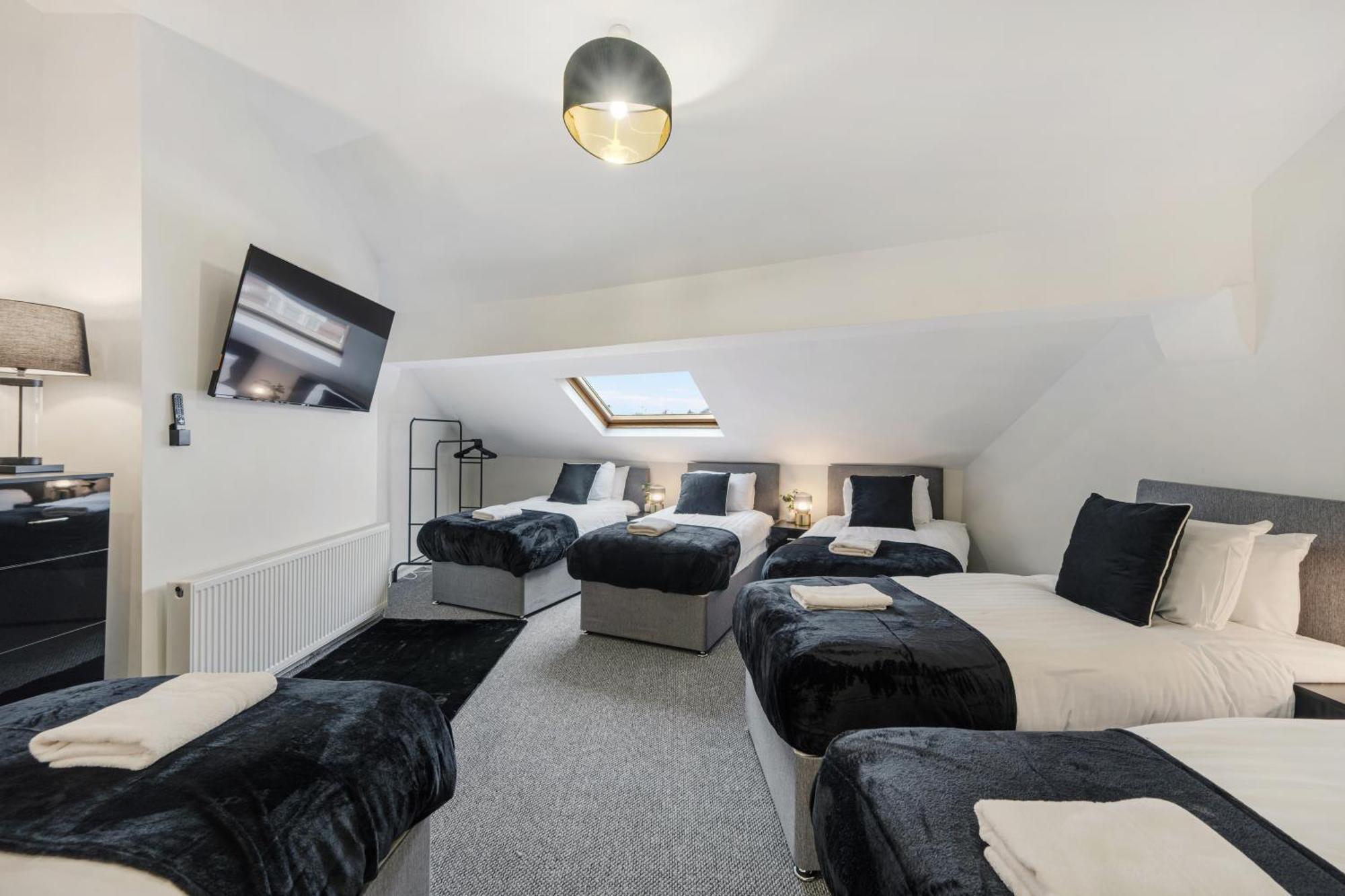 Anfield Cosy Stays - Air Host & Stay - Sleeps 14 Liverpool Buitenkant foto