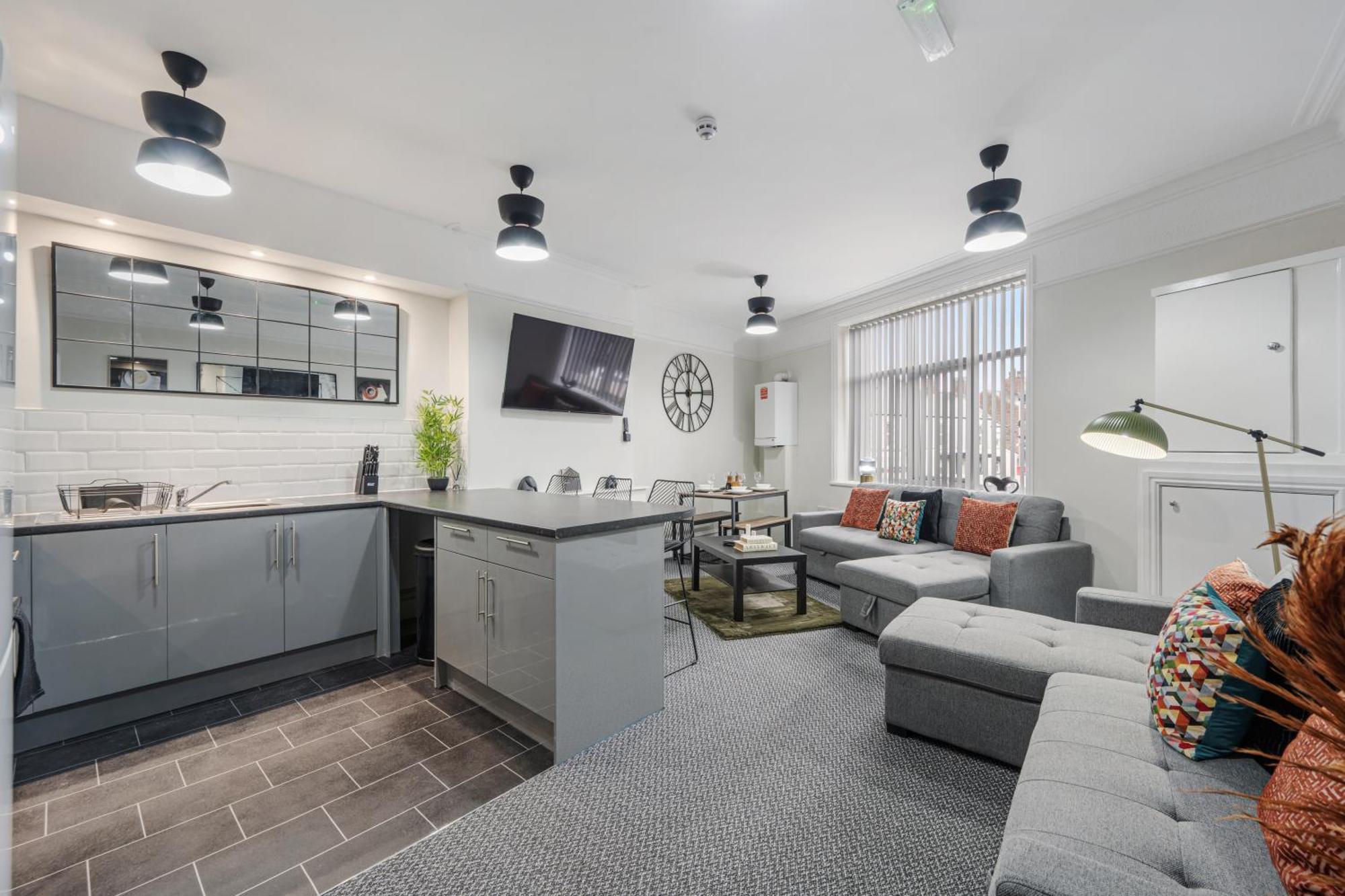 Anfield Cosy Stays - Air Host & Stay - Sleeps 14 Liverpool Buitenkant foto