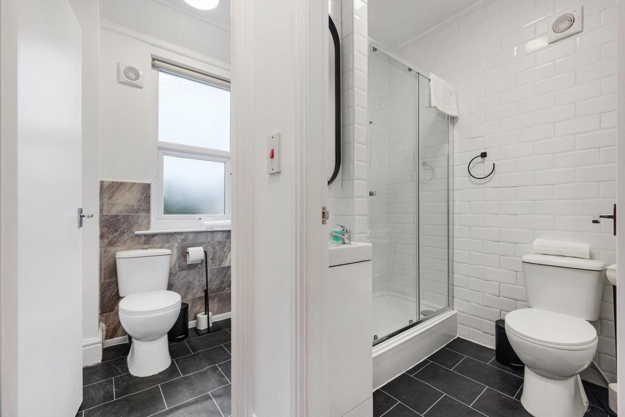 Anfield Cosy Stays - Air Host & Stay - Sleeps 14 Liverpool Buitenkant foto