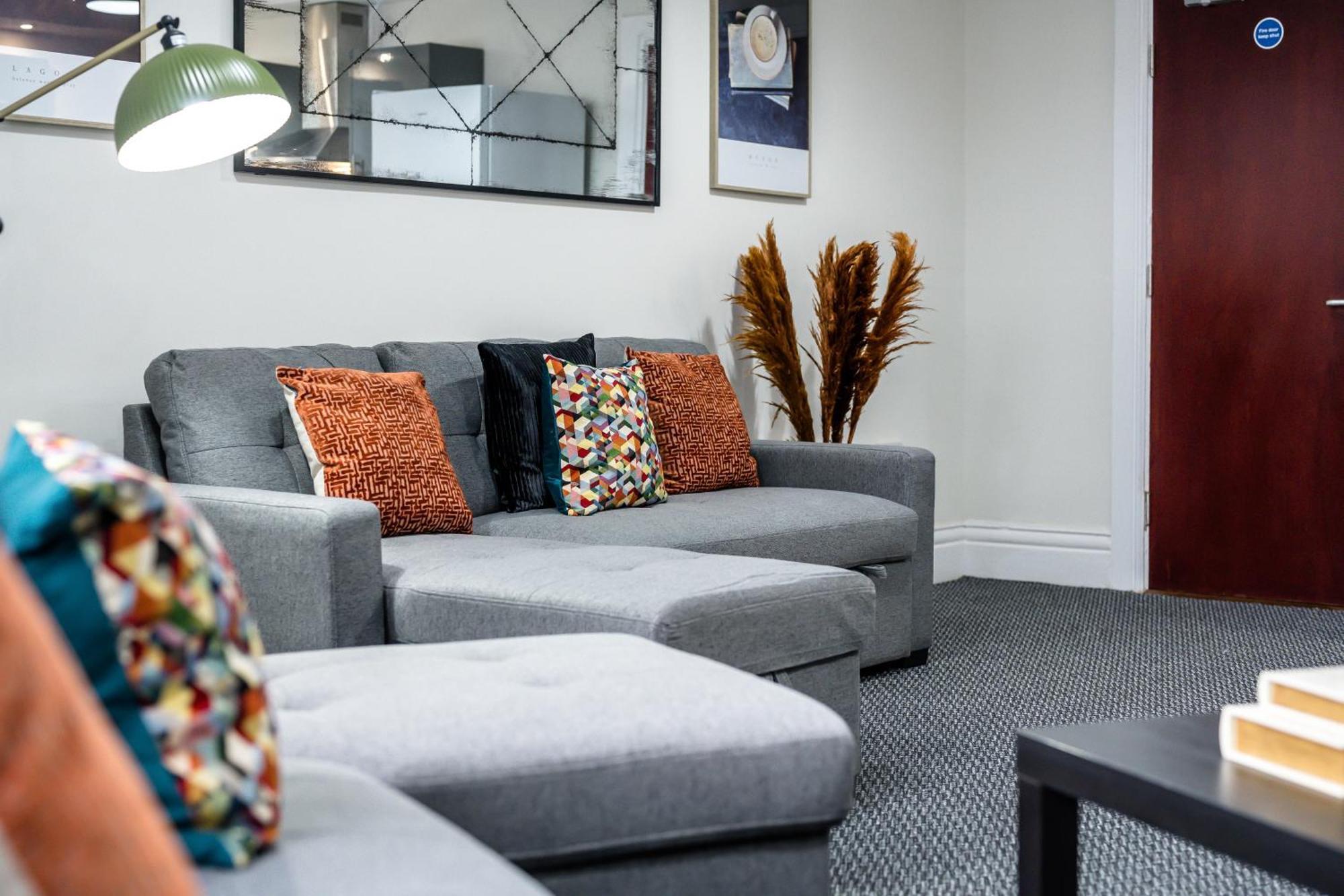 Anfield Cosy Stays - Air Host & Stay - Sleeps 14 Liverpool Buitenkant foto