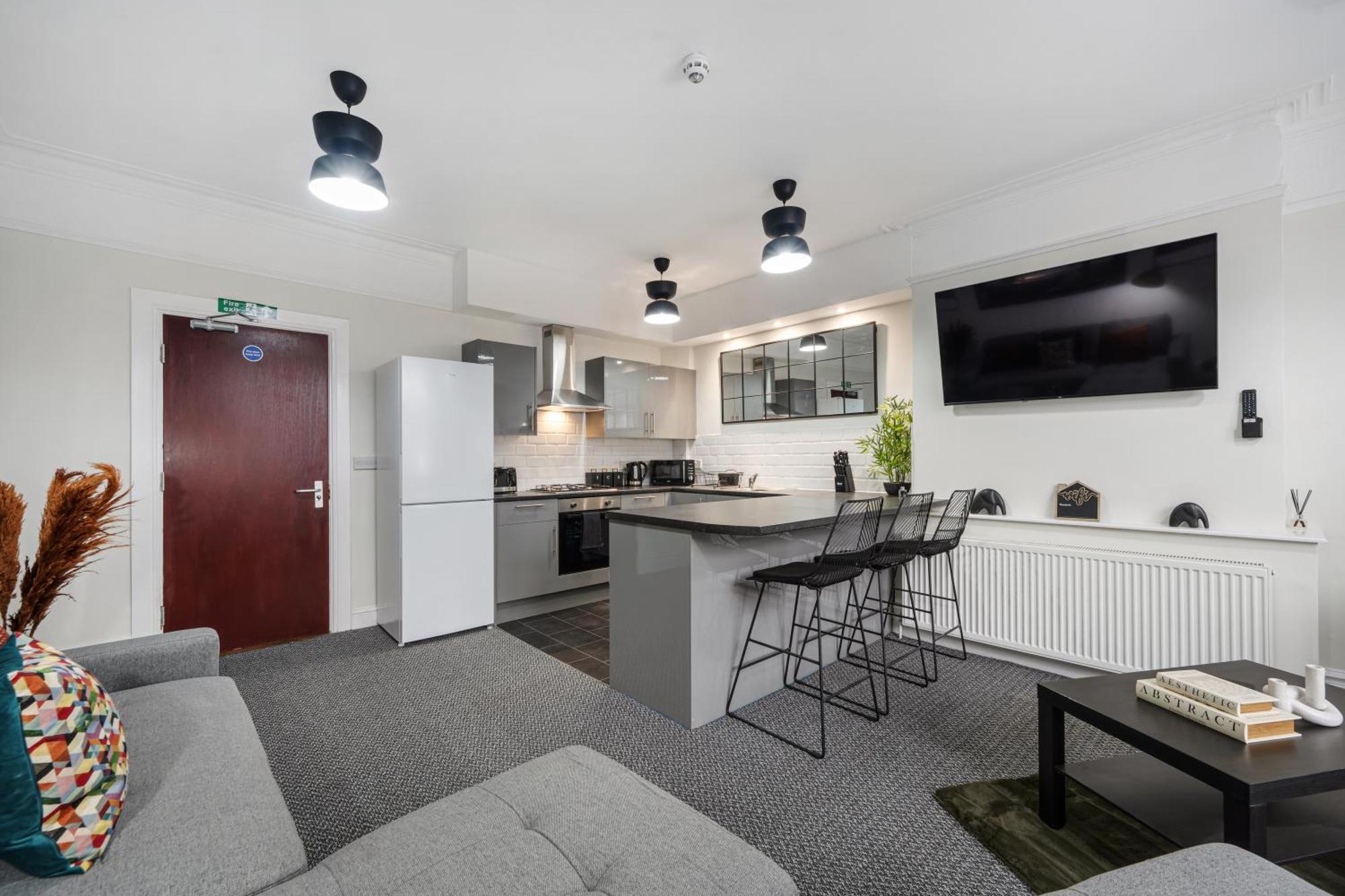 Anfield Cosy Stays - Air Host & Stay - Sleeps 14 Liverpool Buitenkant foto