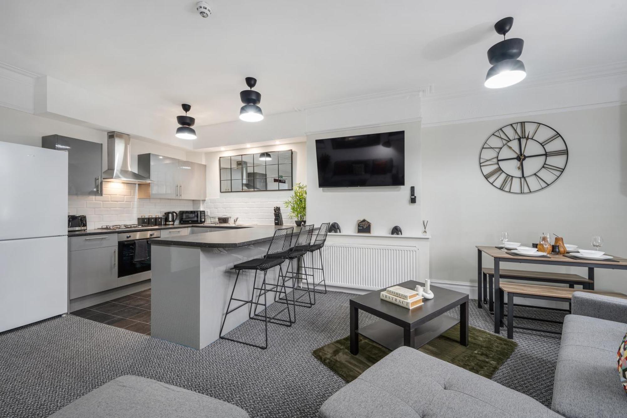Anfield Cosy Stays - Air Host & Stay - Sleeps 14 Liverpool Buitenkant foto