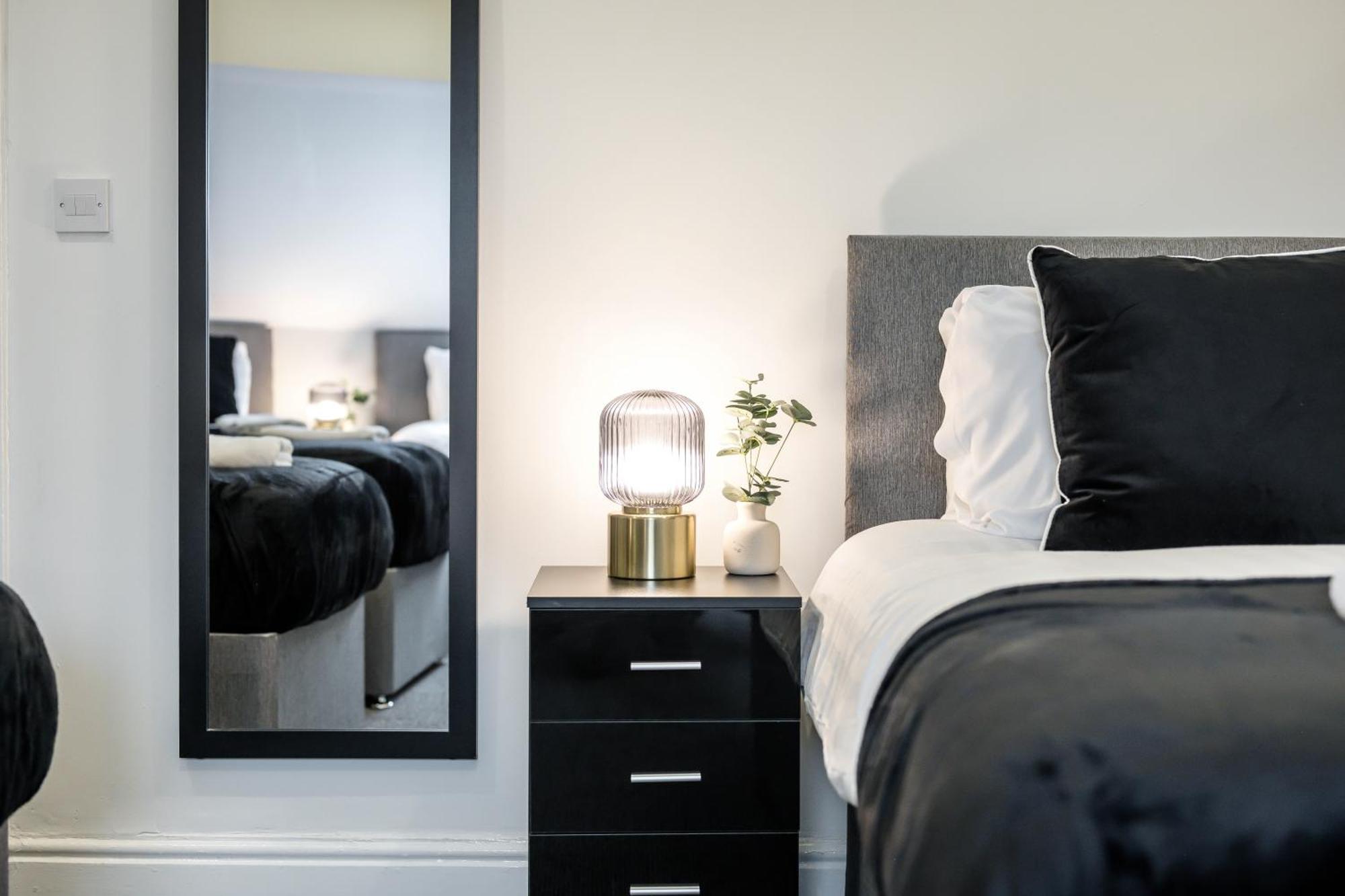 Anfield Cosy Stays - Air Host & Stay - Sleeps 14 Liverpool Buitenkant foto